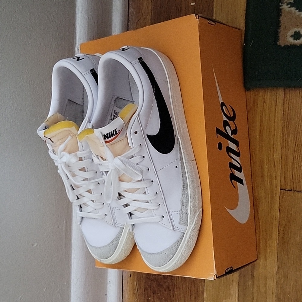 Nike Blazer Low. Black and white. US Men's Size 9
